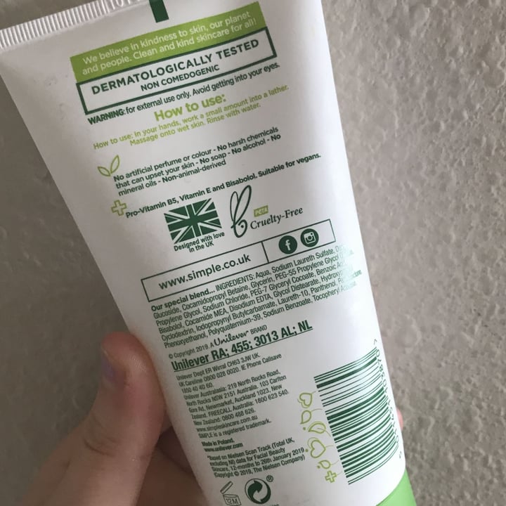 review photo of Simple Moisturising facial wash shared by @rocior on 25 Sep 2021 - review