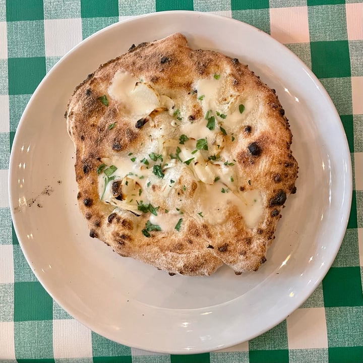 photo of Pizza Pilgrims Queensway Vegan cheese garlic bread shared by @thelondonvegan on  05 Nov 2021 - review