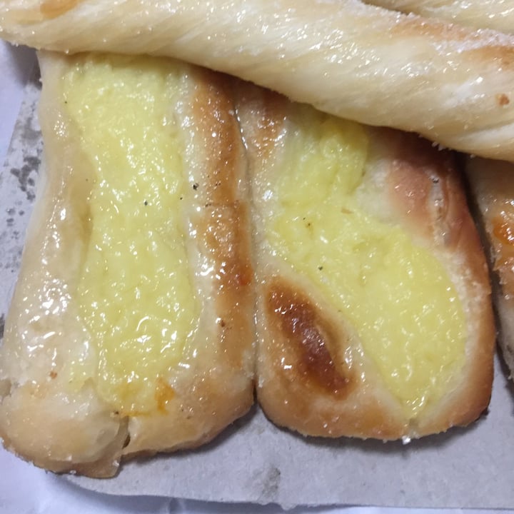 photo of Panaderia Sweet Factura con Crema Pastelera shared by @marzonicolas on  17 Sep 2021 - review