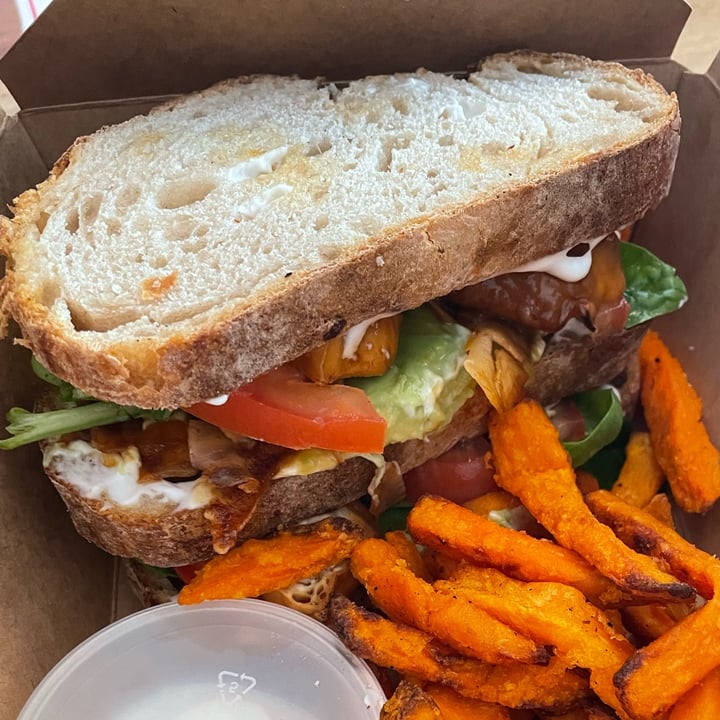 photo of The Conscious Kitchen Vegan Club Sandwich shared by @thehumblechickpea on  19 Apr 2022 - review