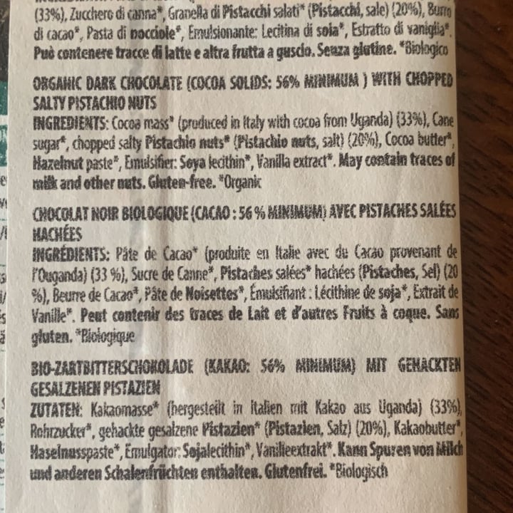 photo of Vanini Cioccolato fondente con pistacchi interi salati shared by @chiaralaregina on  19 Dec 2021 - review