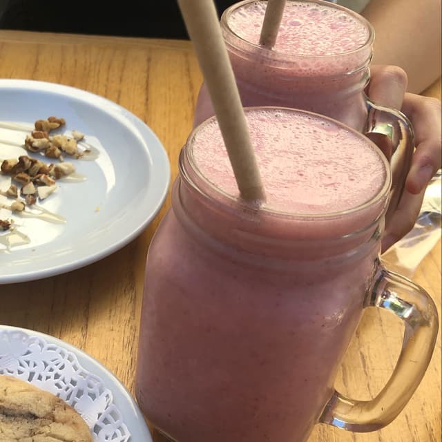 「Smoothie Banana+frutilla+leche De Almendras」の料理の写真