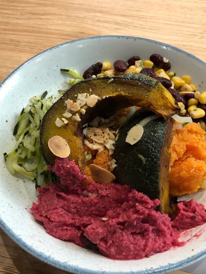 photo of Haakon Superfoods and Juice Custom DIY Salad shared by @roxtarlette on  30 Jul 2019 - review