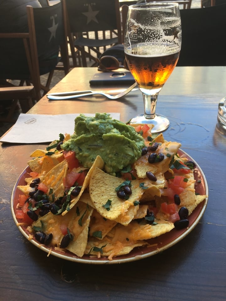 review photo of Blu Bar Nachos con Guacamole shared by @salcarma on 29 Mar 2020 - review