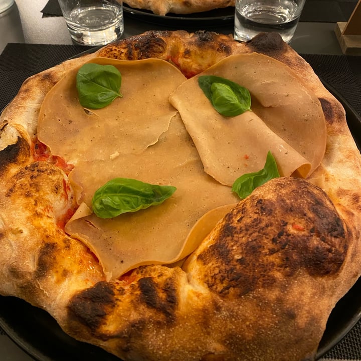 photo of Pizzeria "I Partenopei" Brescia CoFu veg shared by @melkizedek on  15 Oct 2022 - review