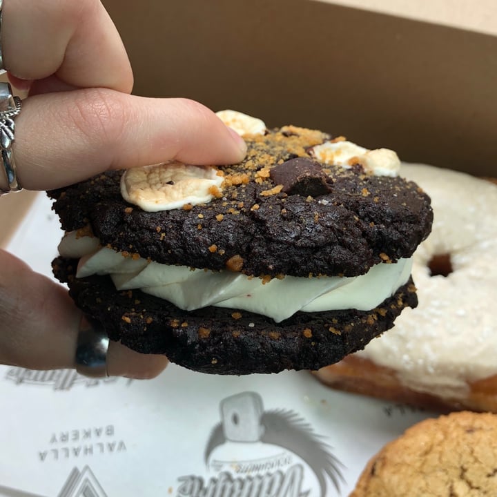 photo of Valhalla Bakery s’mores yolo shared by @autvvmn on  20 Jul 2021 - review