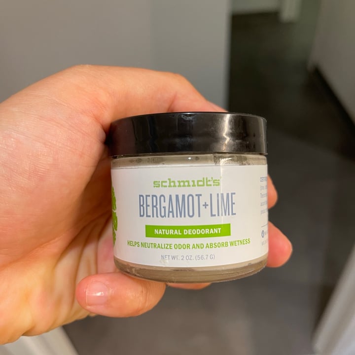 photo of Schmidt's Bergamot + Lime Deodorant Jar shared by @aliclinomaniac on  03 Jul 2021 - review