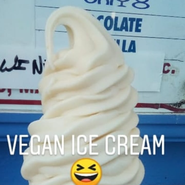 photo of Dear Heart's Ice Cream West Shore Road Warwick Almond Milk Vegan Ice Cream shared by @azel on  29 Jun 2020 - review