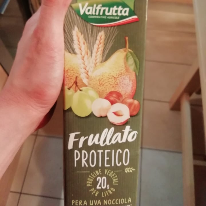 photo of Valfrutta frullato pera uva nocciola shared by @chiarabra on  16 May 2022 - review
