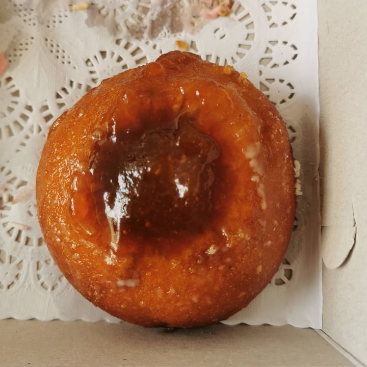 photo of Hulis Donuts Jam Donut shared by @viiathevegan on  09 Aug 2021 - review