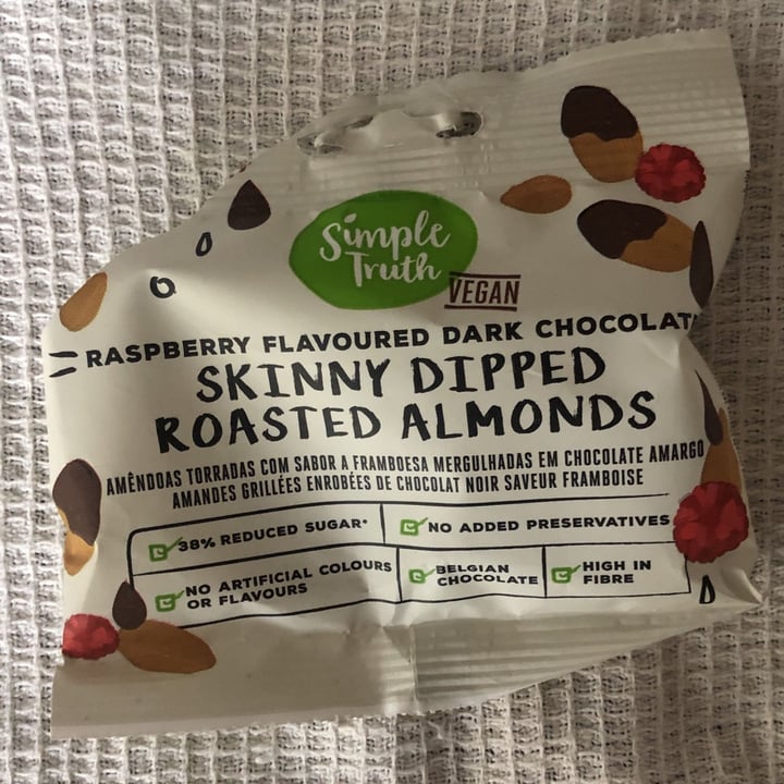 photo of Simple Truth Skinny dipped roasted almonds - raspberry flavoured shared by @coco032121 on  06 Jan 2022 - review
