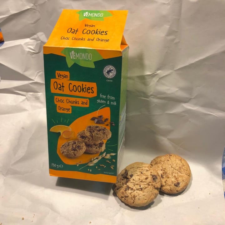 photo of Vemondo Vegan Oat Cookies Choc Chunks And Orange shared by @paolaleoni on  09 Dec 2021 - review