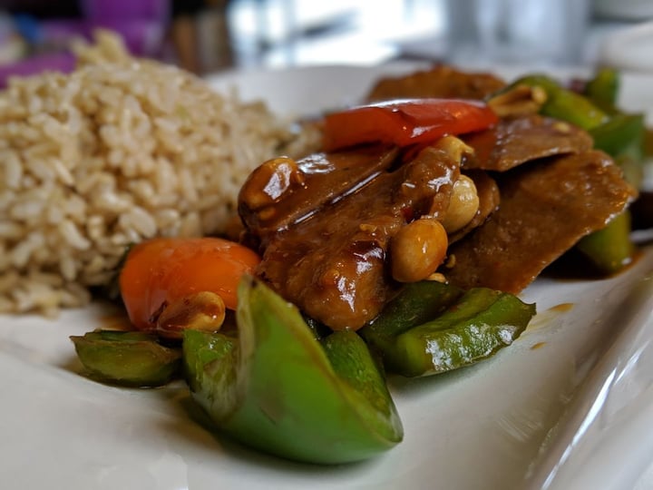 review photo of Veggie Heaven Kung Pao Chicken shared by @ravenousvegan on 26 Apr 2019 - review