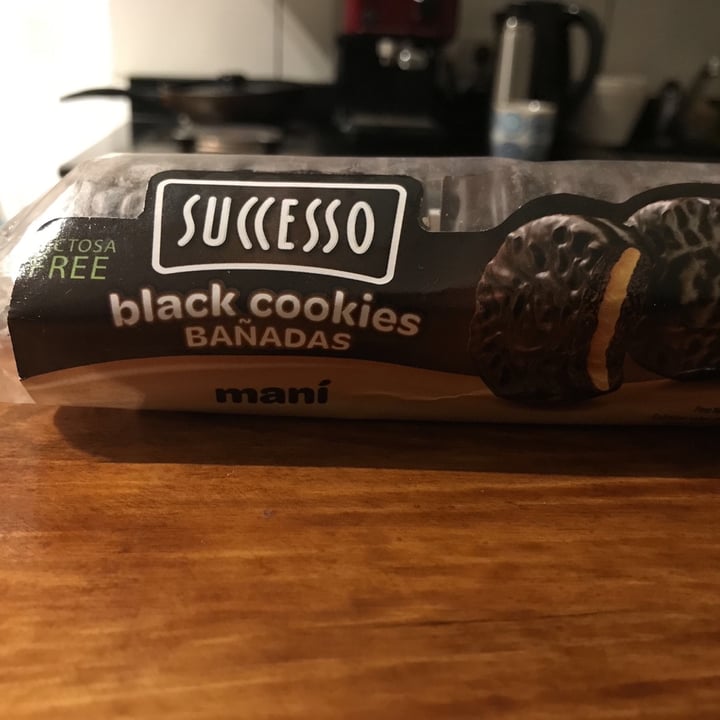 photo of Successo Black cookies bañadas shared by @aluhcibag84 on  04 Sep 2020 - review