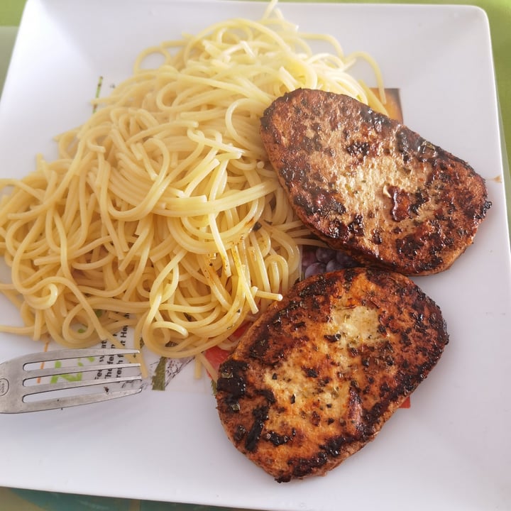 review photo of Gardein Lightly Seasoned Chick’n Scallopini shared by @m1racleal1gner on 10 Aug 2021 - review