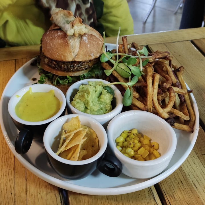 photo of Fresh Earth Food Store Mexican Burger shared by @space999sailor on  06 Aug 2022 - review
