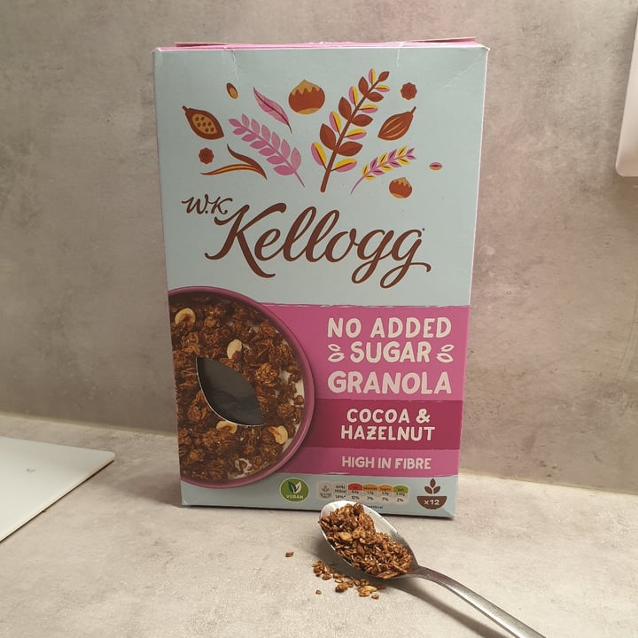 photo of Kellogg Cocoa And Hazelnut Granola shared by @v3e3r3o on  04 Dec 2020 - review