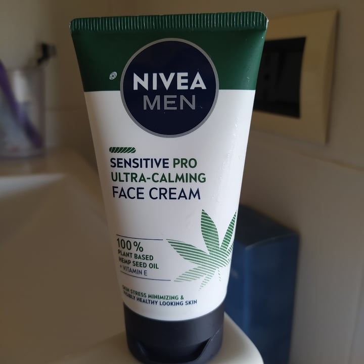 photo of Nivea crema viso shared by @daniela16 on  04 May 2022 - review