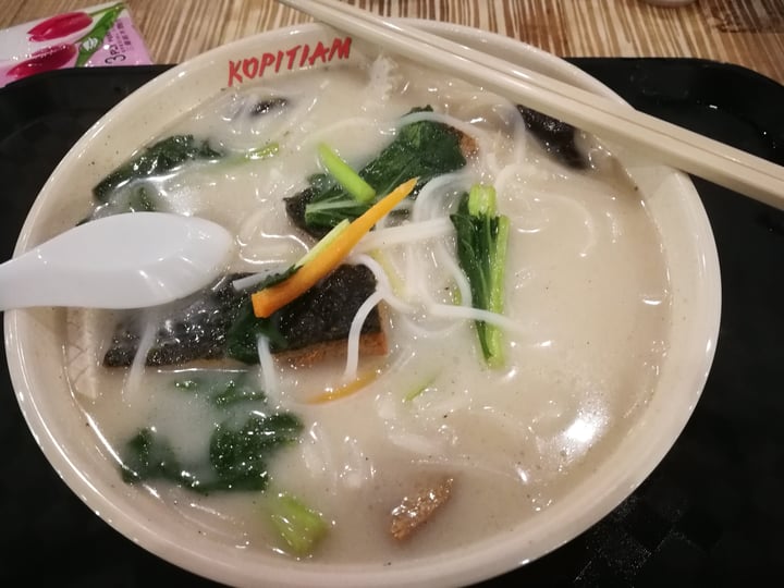 photo of Kopitiam - IMM Fish Soup Thick Beehoon Noodles shared by @soyfarsoygood on  07 Aug 2021 - review