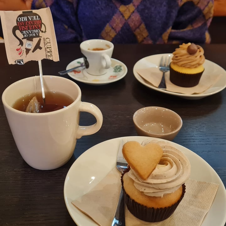 photo of Tauer Bakery Cupcake Apple Chai Latte shared by @pizzarossa on  08 Nov 2022 - review