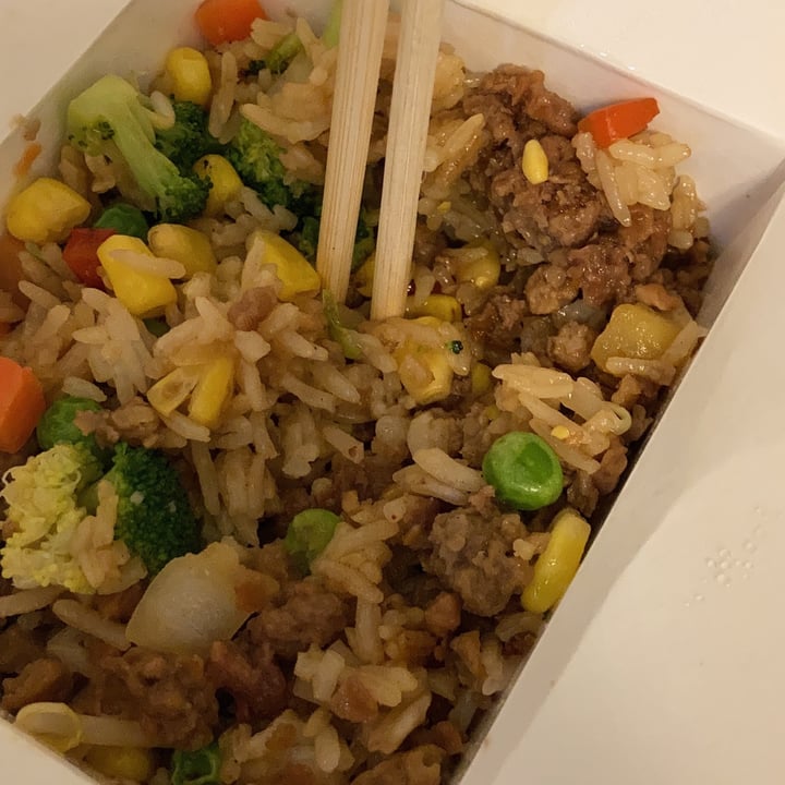 photo of Spicy Moon Vegan Szechuan Vegetable fried rice shared by @lalvear11 on  05 Sep 2021 - review