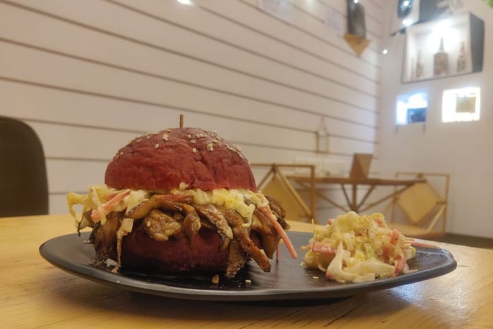 photo of Ubuntu Community - The Vegan Cafe Pulled Pork Burger shared by @surajitkarak on  21 Feb 2020 - review