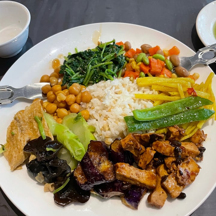 review photo of 【泓得素食】健康蔬食 簡餐 shared by @gethigh410 on 28 Nov 2020 - review