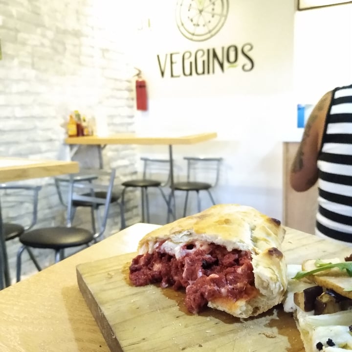 photo of Veggino's Pizza Calzone shared by @soledadleon on  03 Jun 2020 - review