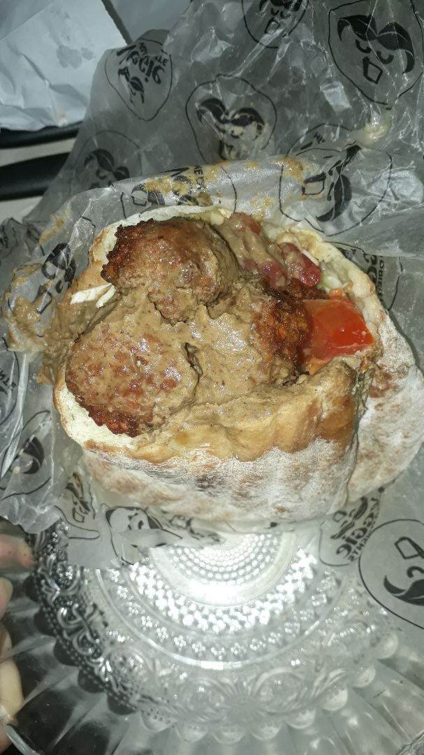 photo of Veggie Medio Oriente Falafel sandwich shared by @sofialegre on  30 Mar 2020 - review