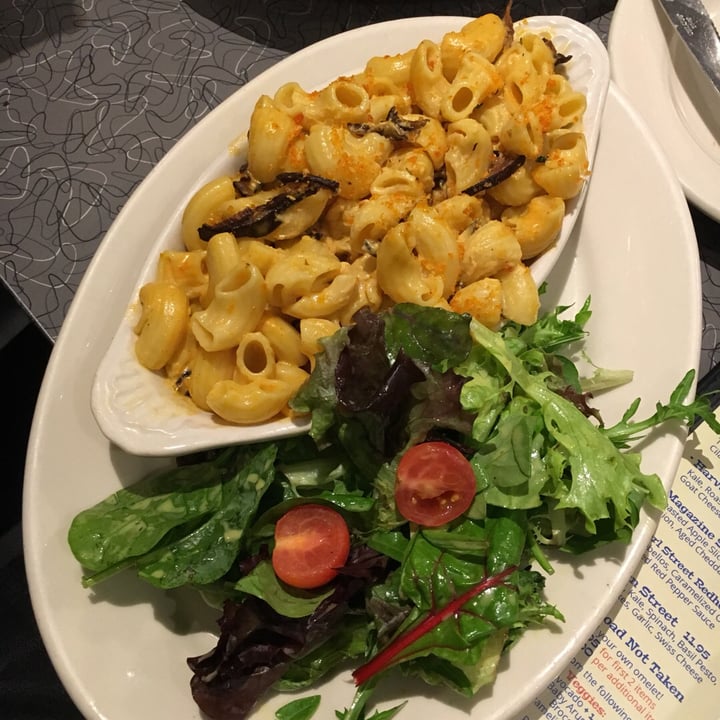 photo of Veggie Galaxy Baked Mac’n Cheese shared by @plantgirl on  04 Jun 2019 - review