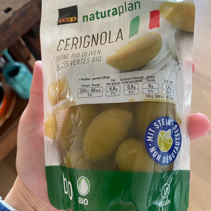 photo of Coop naturaplan Olives vertes shared by @bethzi82 on  16 Apr 2022 - review