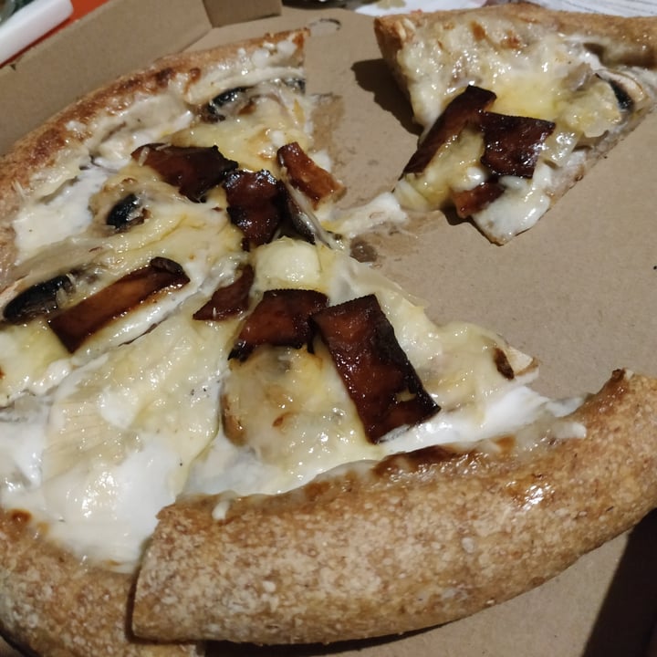 photo of KINOA PIZZA TOFULANDIA shared by @ornitorrincavegana on  12 Mar 2022 - review