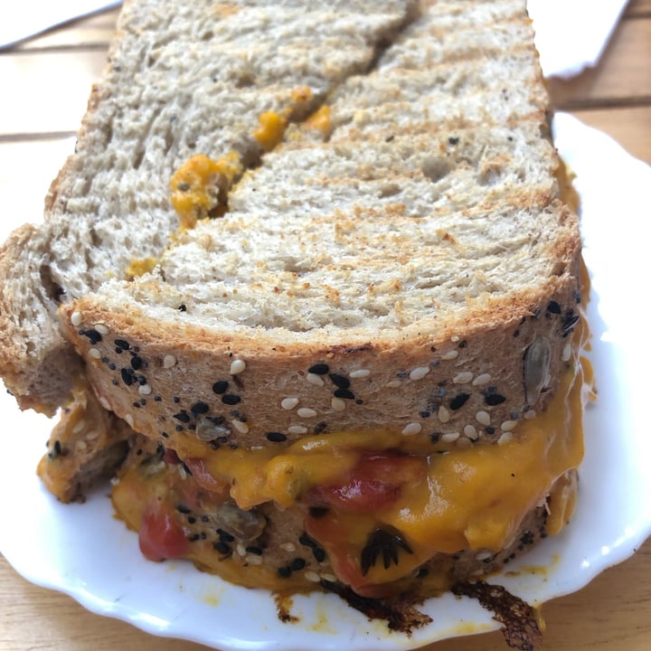 review photo of Angéla - Deli & Coffee Tostado Con Queso Vegetal Y Tomate shared by @guidodan on 03 Dec 2021 - review