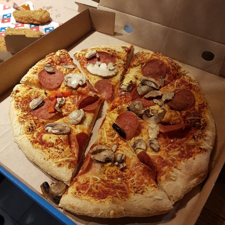 review photo of Domino's Vegan Pizza shared by @liedsv on 12 Feb 2022 - review