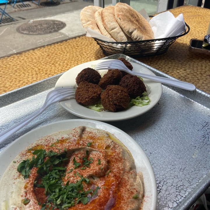 review photo of Nish Nush falafel, Hummus Side Dish shared by @viviantothewu on 23 Jul 2022 - review