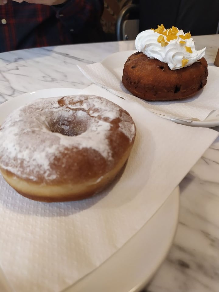 photo of The Vegan Corner Donut De Chocolate shared by @micoylala on  23 Feb 2020 - review