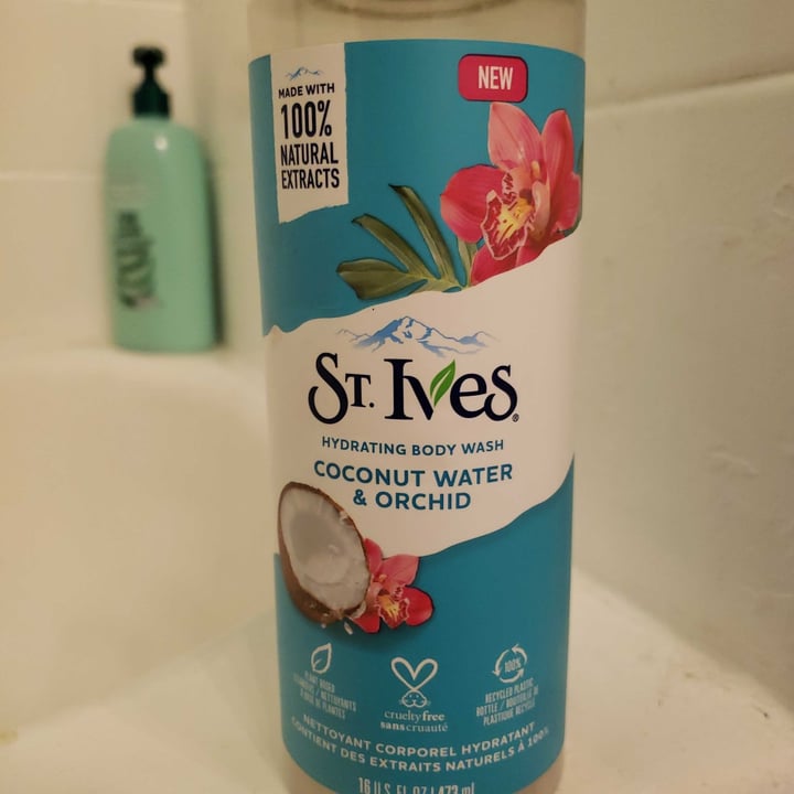 photo of St. Ives Hydrating body wash shared by @msangella on  08 Jun 2021 - review