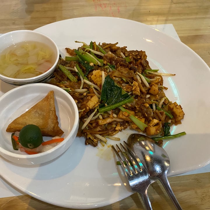 photo of Loving Hut Lh Char Kway Teow Set shared by @piggy-egg on  11 Feb 2021 - review