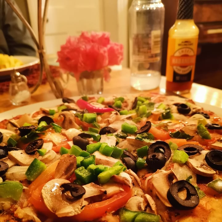 review photo of Cafe Rust Veggie Pizza shared by @lunascorner on 28 Apr 2022 - review