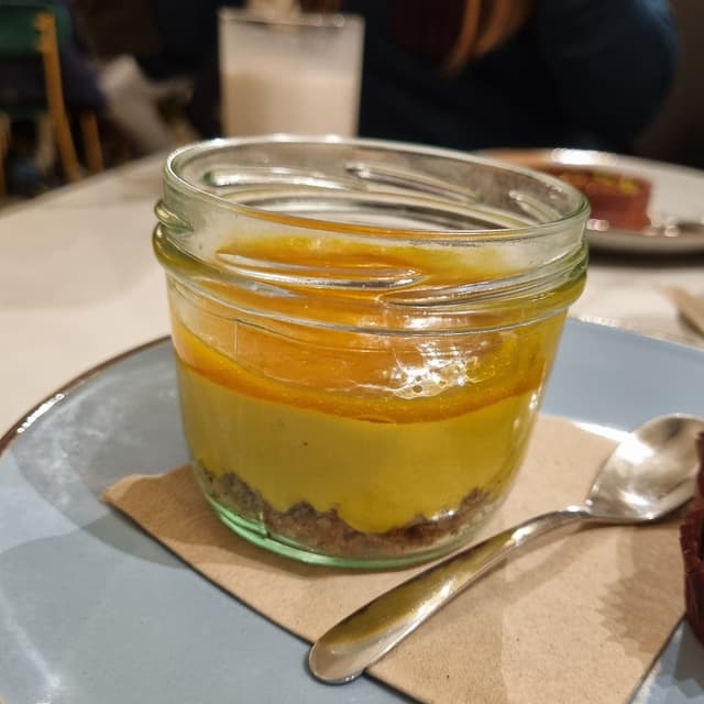 菜肴“Cheesecake al mango”的照片