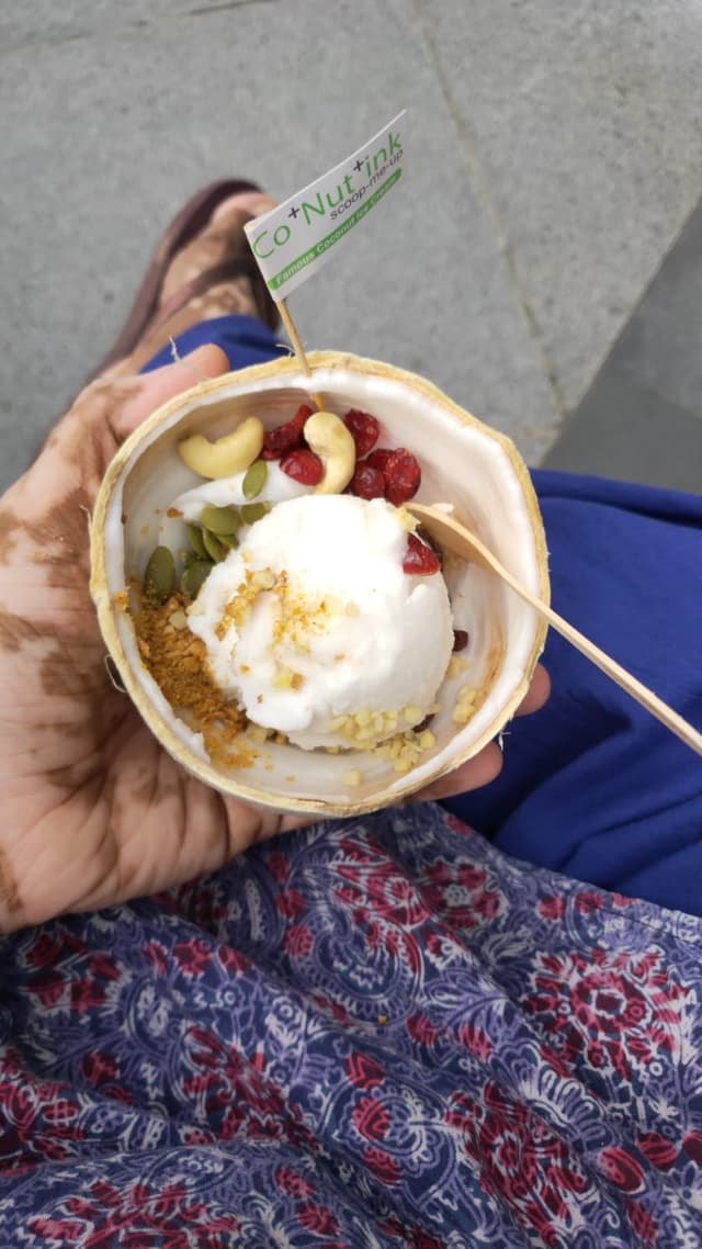 菜肴“Coconut Ice Cream With Premium Fruits and Nuts”的照片