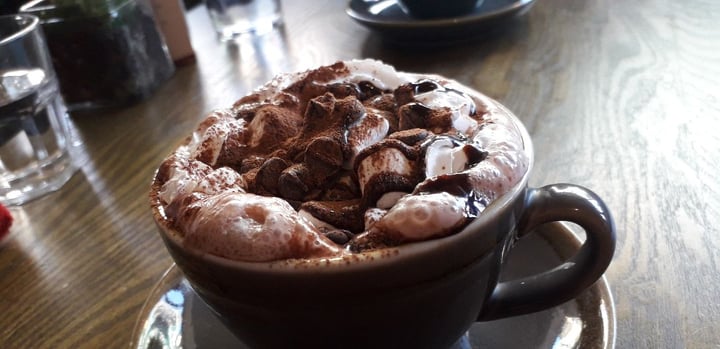 photo of Bonobo Cafe Deluxe Hot Chocolate with Cream, Marshmallows and Choc Chips shared by @foxstar82 on  17 Mar 2019 - review