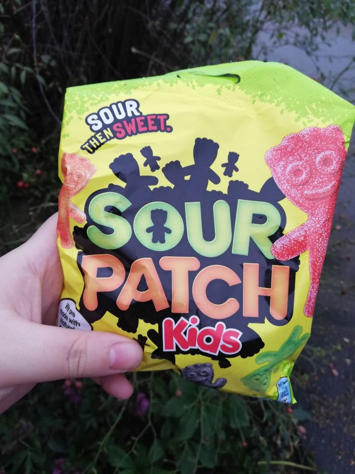photo of Sour Patch Kids Sour patch kids Soft & chewy candy shared by @tamittoe on  24 Jan 2020 - review