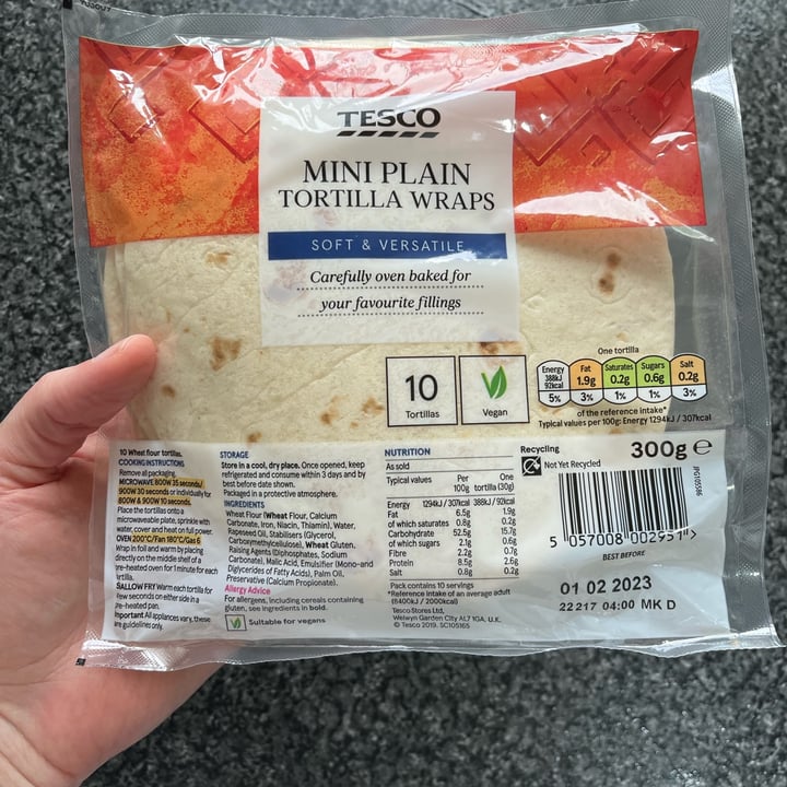 photo of Tesco Mini plain tortilla wraps shared by @ameriamber on  31 Oct 2022 - review