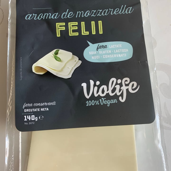 review photo of Violife Mozzarella Flavour Slices shared by @okidoki99 on 18 May 2021 - review