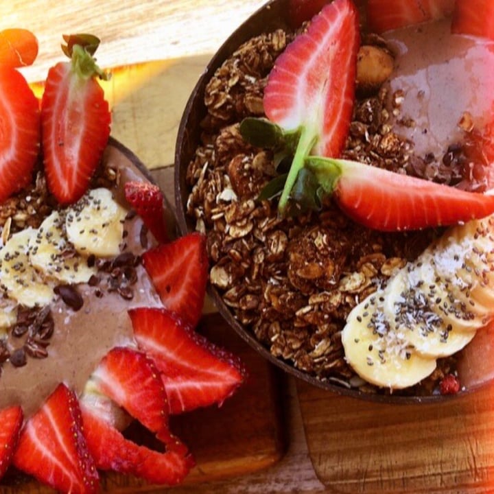 photo of Nourish Health Shop Cocoa smoothie bowl shared by @biancaleescott on  15 Aug 2020 - review