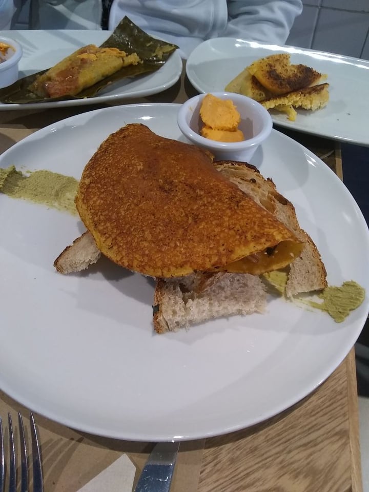 photo of De Raíz Cocina Café Omelette de garbanzo shared by @dharma269 on  08 Aug 2019 - review