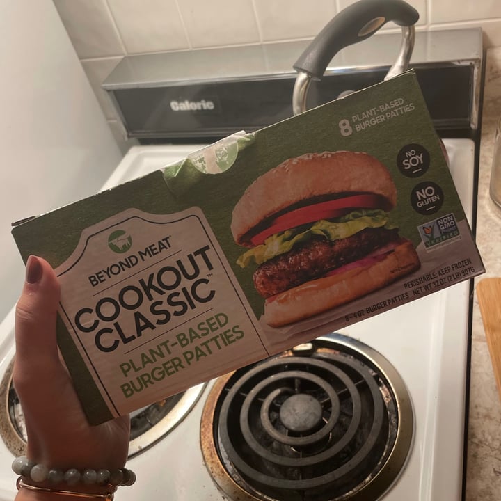 photo of Beyond Meat Cookout Classic shared by @beepeachiee on  12 Jul 2021 - review