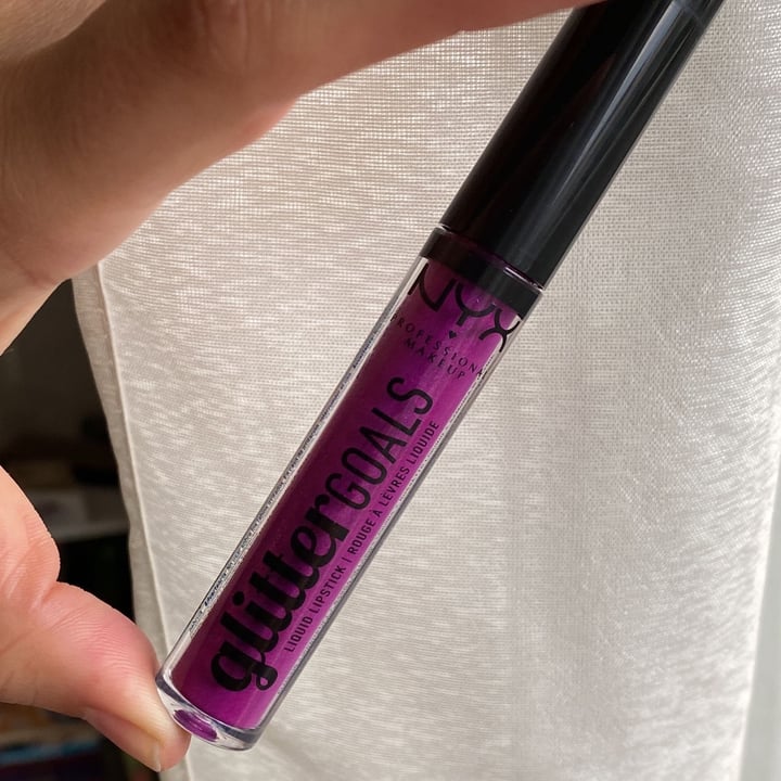 review photo of NYX Cosmetics glitter goals shared by @martusalgado on 27 Jun 2022 - review