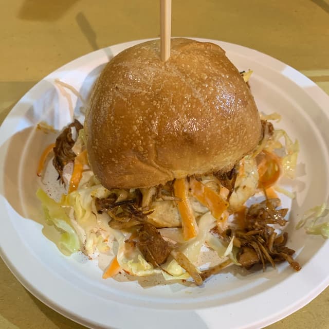 Photo of the dish “vegan hamburger al jack fruit”